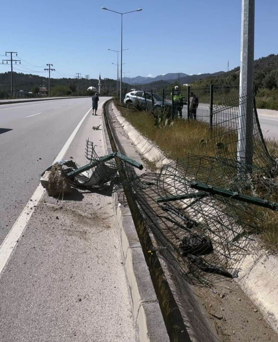 Muğla’da Ölümden Döndü: Araç Paramparça, Sürücü Sağ Çıktı 1